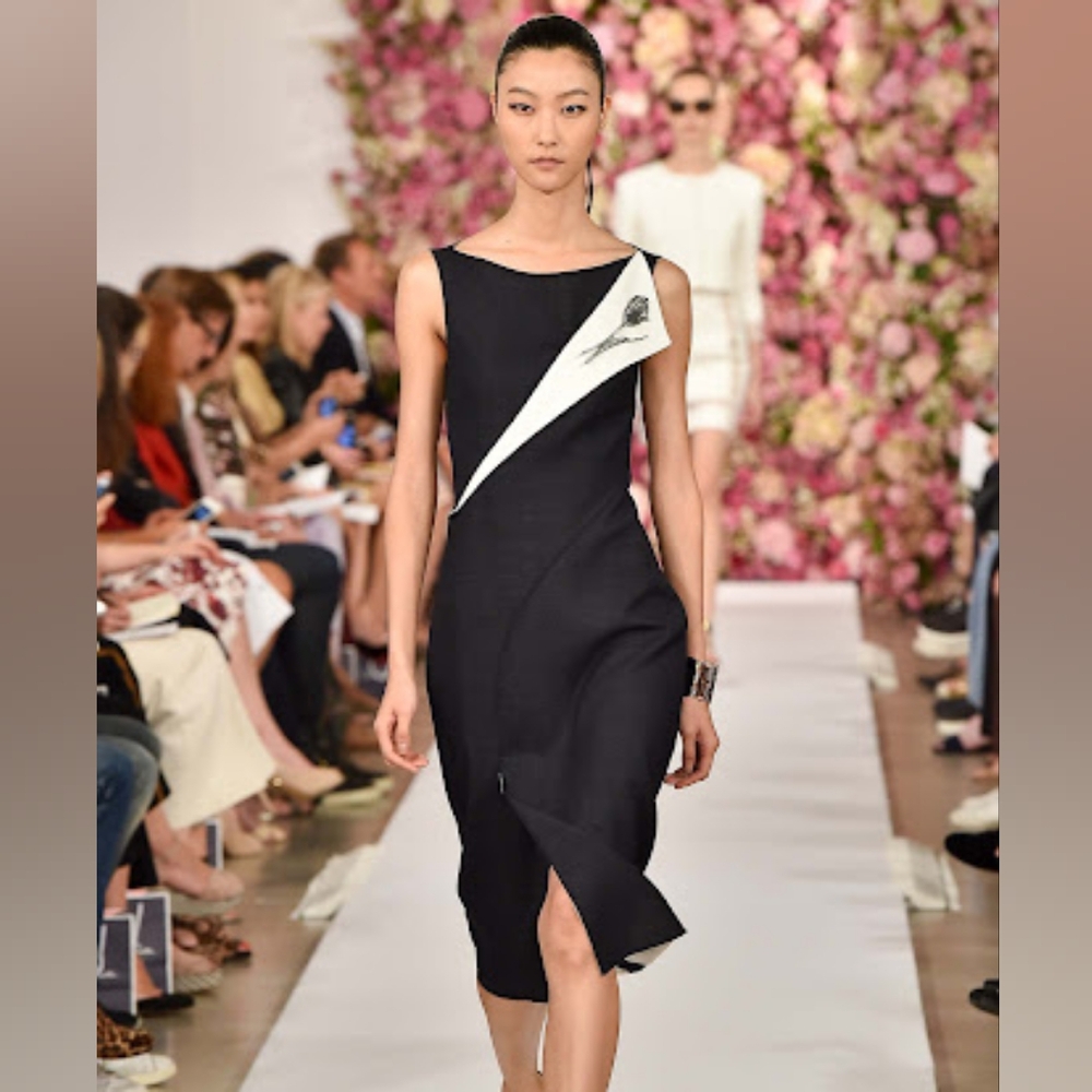 $3,000 OSCAR DE LA RENTA BLACK WHITE SILK WOOL RUNWAY DRESS US 6